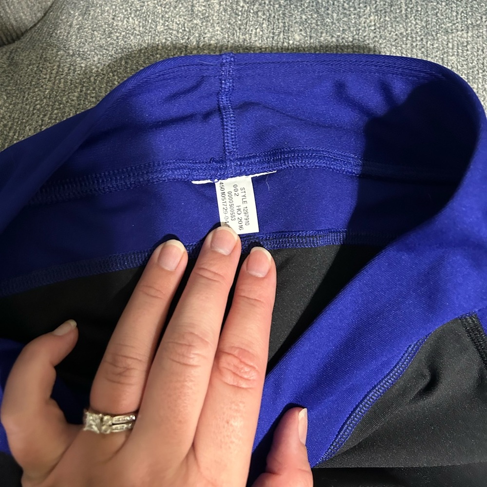 NWOT Under Armour Women’s Small workout leggings - Picture 2 of 4